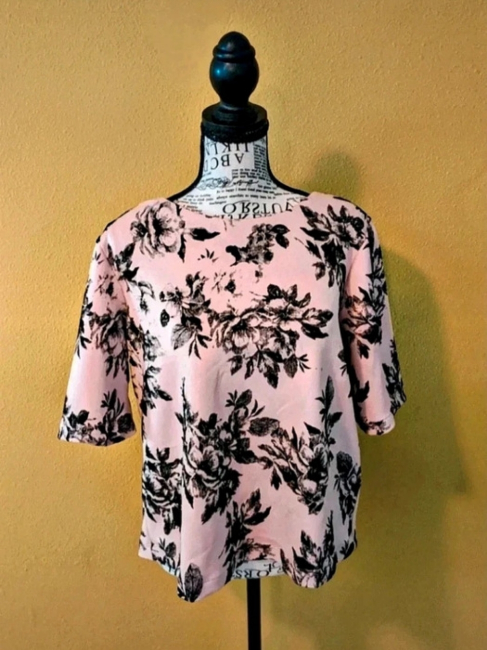 Floral Short Sleeve Top in Pink & Black